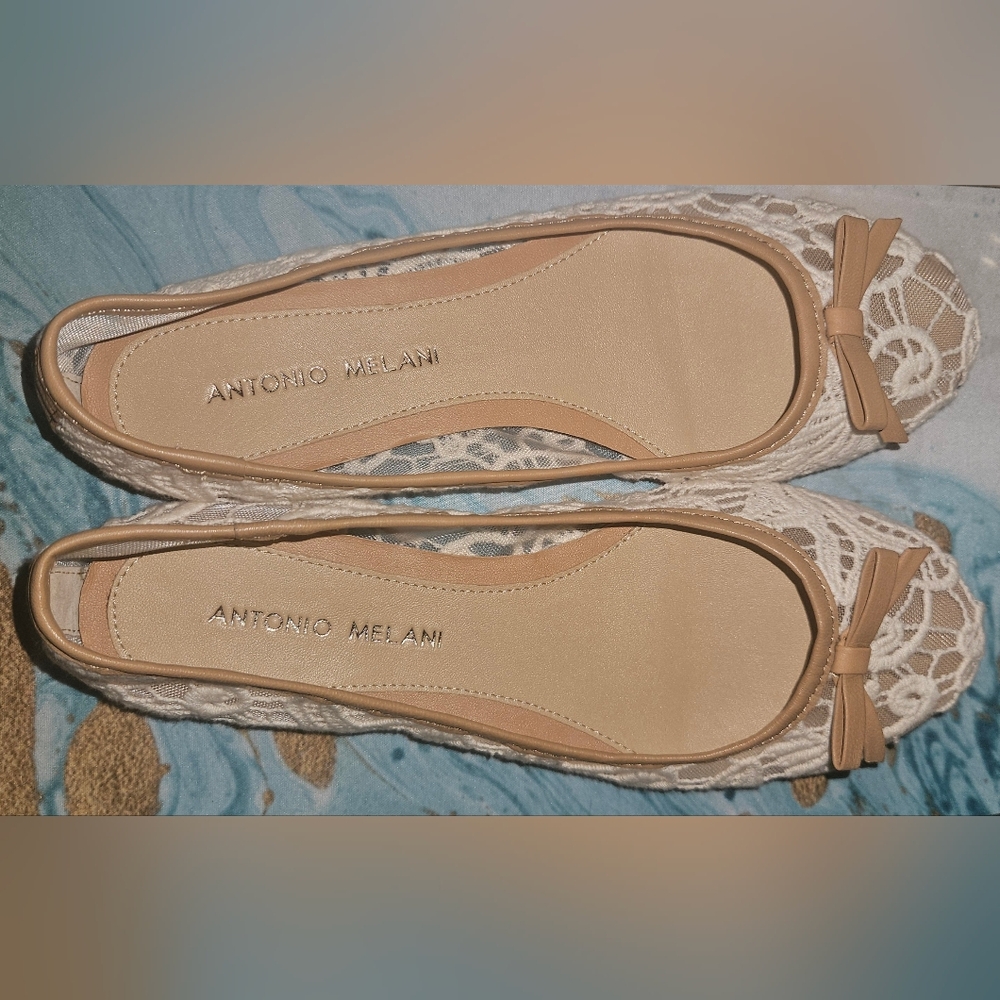 NWT Lace Antonio Melani flats Vero Cuoio